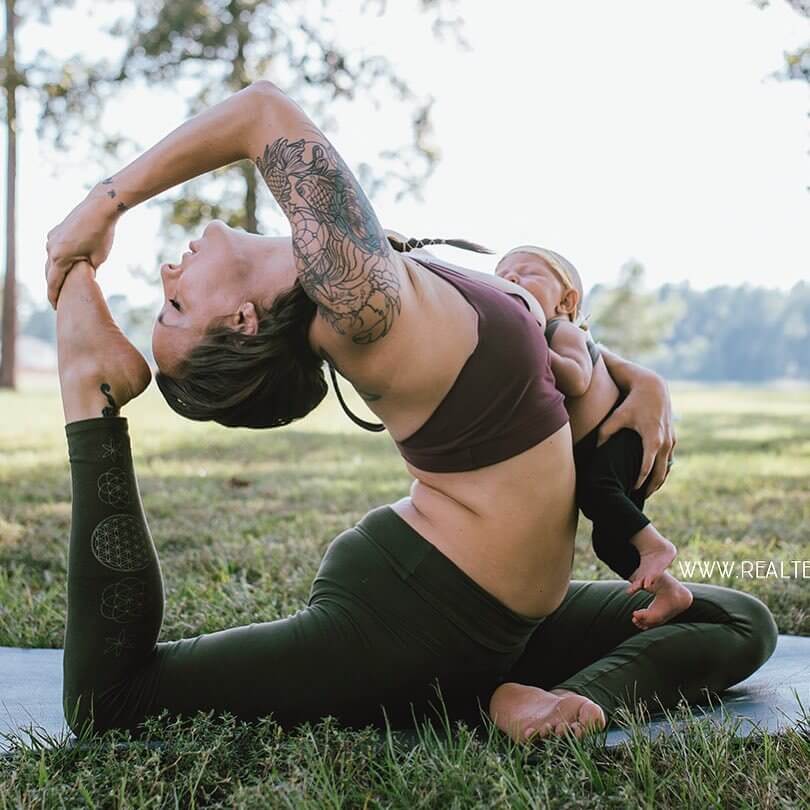 Mind-Blowing Pictures Of Woman Who Is Doing Yoga Poses While Breastfeeding Her Baby