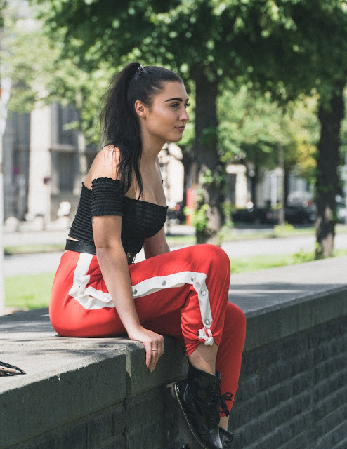 missyempire, missyempire, online shop, vanessa worth, fashion, ootd, outfit inspiration, outfit, red pants, hose mit schlitz, buttons, look, style, cologne, hamburg, munich, blogger, fashion blogger, deutsch, germany, ysl, yves saint laurant, marc bale, crop top, croptop, docs, dr martens missyempire, missyempire, online shop, vanessa worth, fashion, ootd, outfit inspiration, outfit, red pants, hose mit schlitz, buttons, look, style, cologne, hamburg, munich, blogger, fashion blogger, deutsch, germany, ysl, yves saint laurant, marc bale, crop top, croptop, docs, dr martens