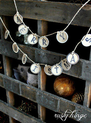 Merry Christmas garland from mail tags by Rusty Hinge via I Love That Junk #12daysofchristmas