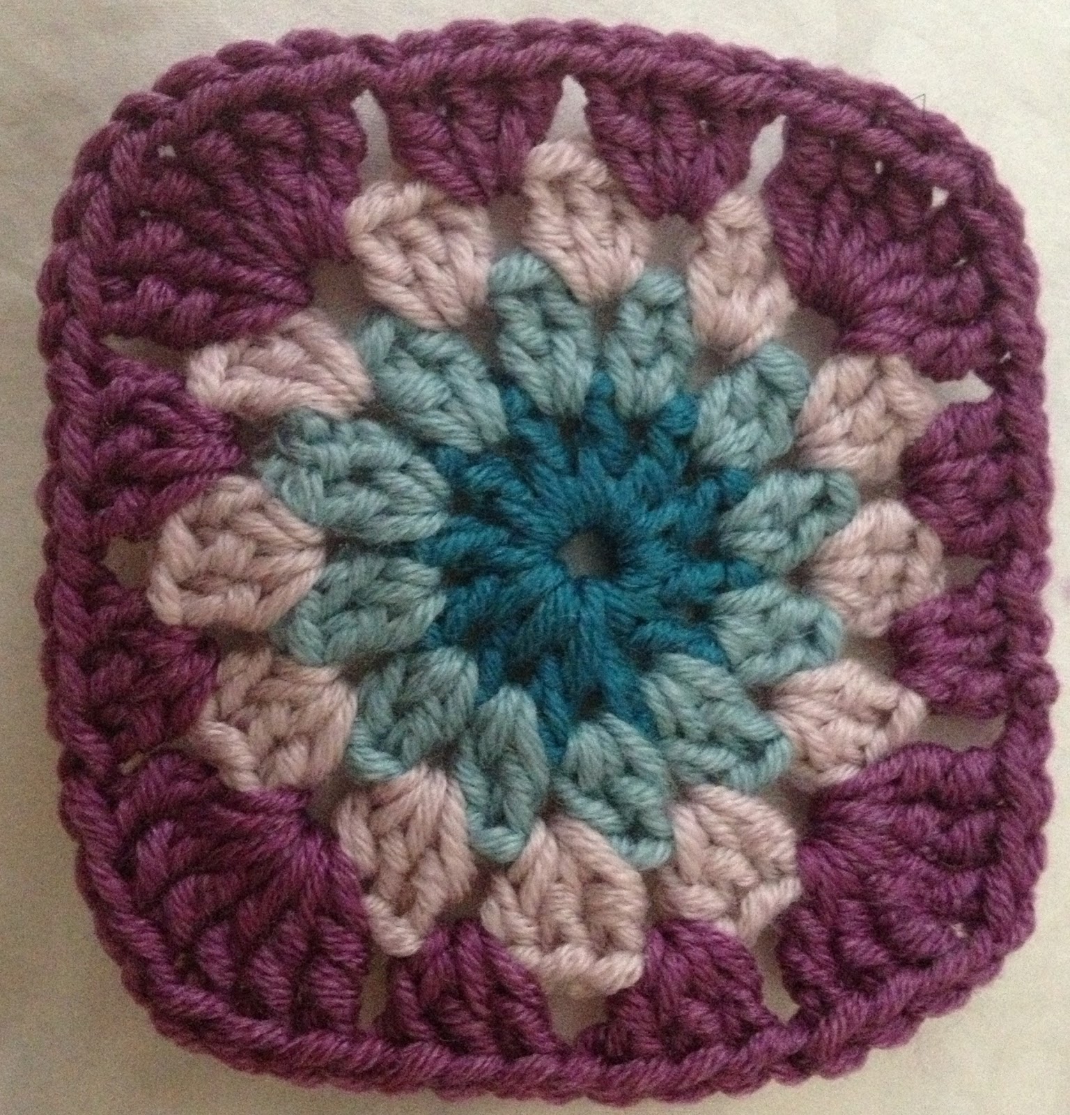 hazeybee Granny squares the beginning