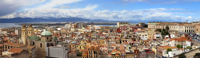 Panorámica de la ciudad de Cagliari en Italia