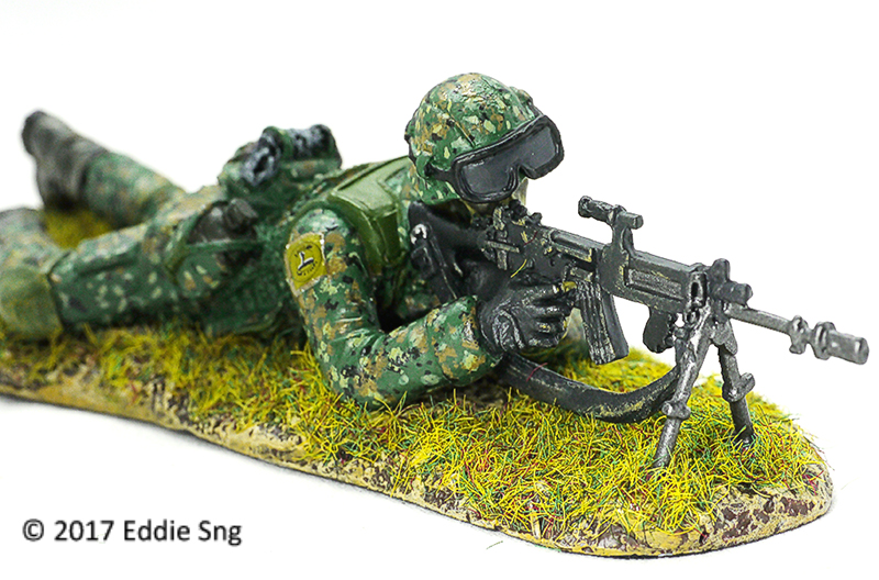 SA004 60 mm Singapore Infantry Gunner in Prone Position 
