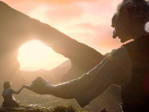 Sofía (Ruby Barnhill) y El gran gigante bonachón. The BFG - Cine de Escritor Sofía (Ruby Barnhill) y El gran gigante bonachón. The BFG - Cine de Escritor
