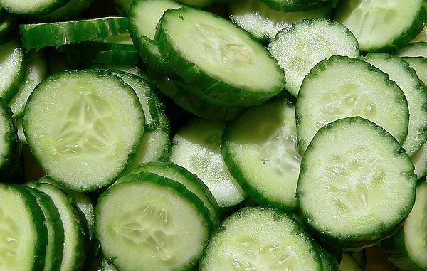 Pepino piel del propiedades con