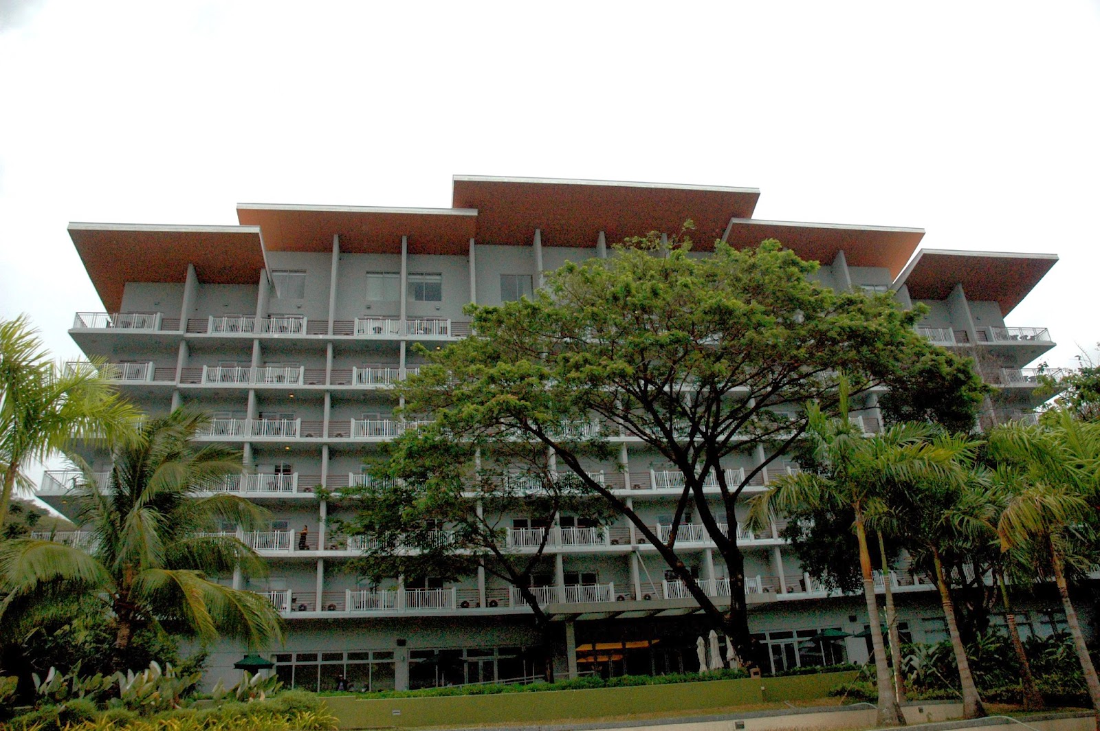 DUDE FOR FOOD: Escape to Pico de Loro