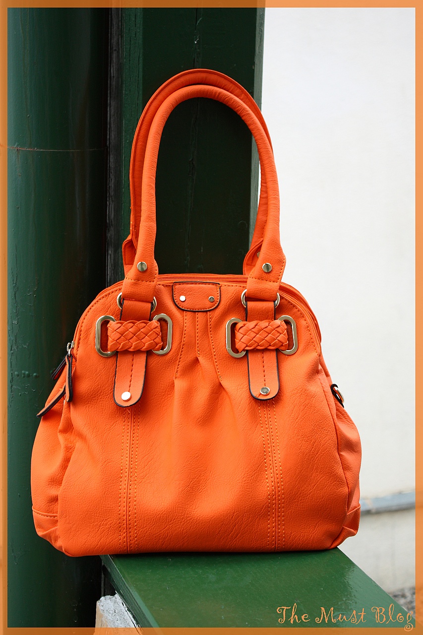 ! The Must Blog Must wear Orange