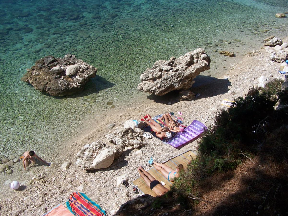 MARIE CFNM - CLOTHED FEMALE NUDE MALE