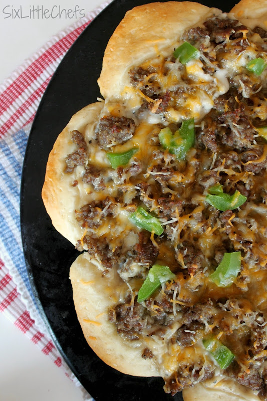 Six Little Chefs Biscuits n' Gravy Breakfast Pizza