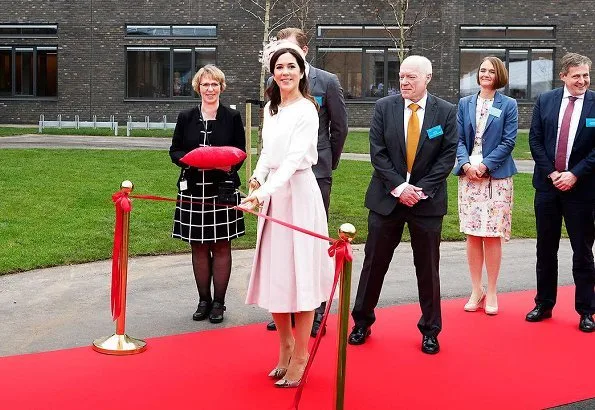 Crown Princess Mary wore ELISE GUG Silk Blouse and Gianvito Rossi Python pumps, Princess Mary wore DAY Birger et-Mikkelsen Skirt at opening hospital