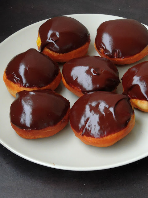 Custard cream donuts, Boston Donuts Custard cream donuts, Boston Donuts