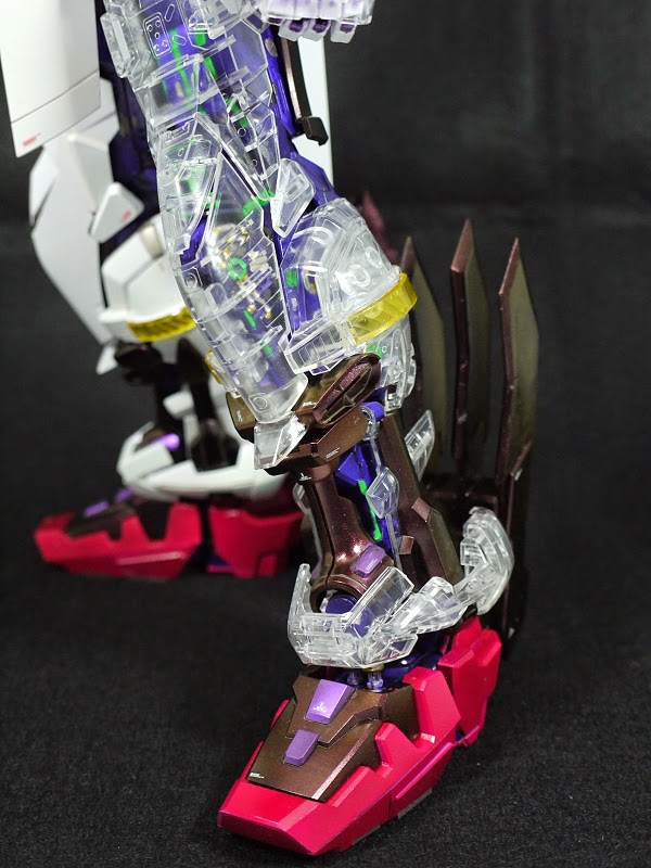 Custom Build: PG 1/60 Gundam Astray 