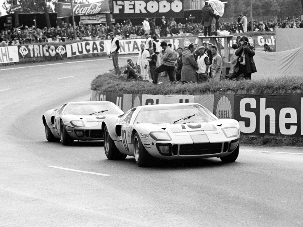 Ford gt40 at le mans