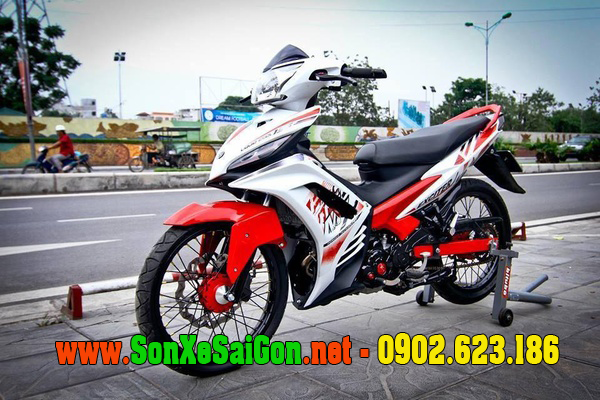 Mẫu sơn xe Exciter 2011 phối màu trắng đỏ đen cực đẹp Mẫu sơn xe Exciter 2011 phối màu trắng đỏ đen cực đẹp