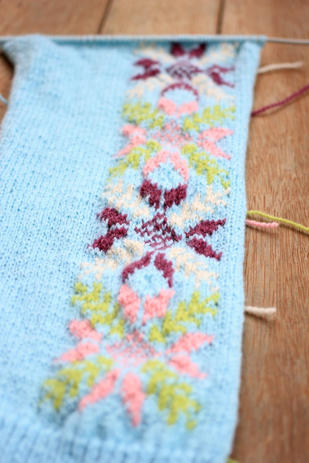 4 Tips for Knitting Fair Isle & Intarsia Designs for the Beginner / Say Little Hen