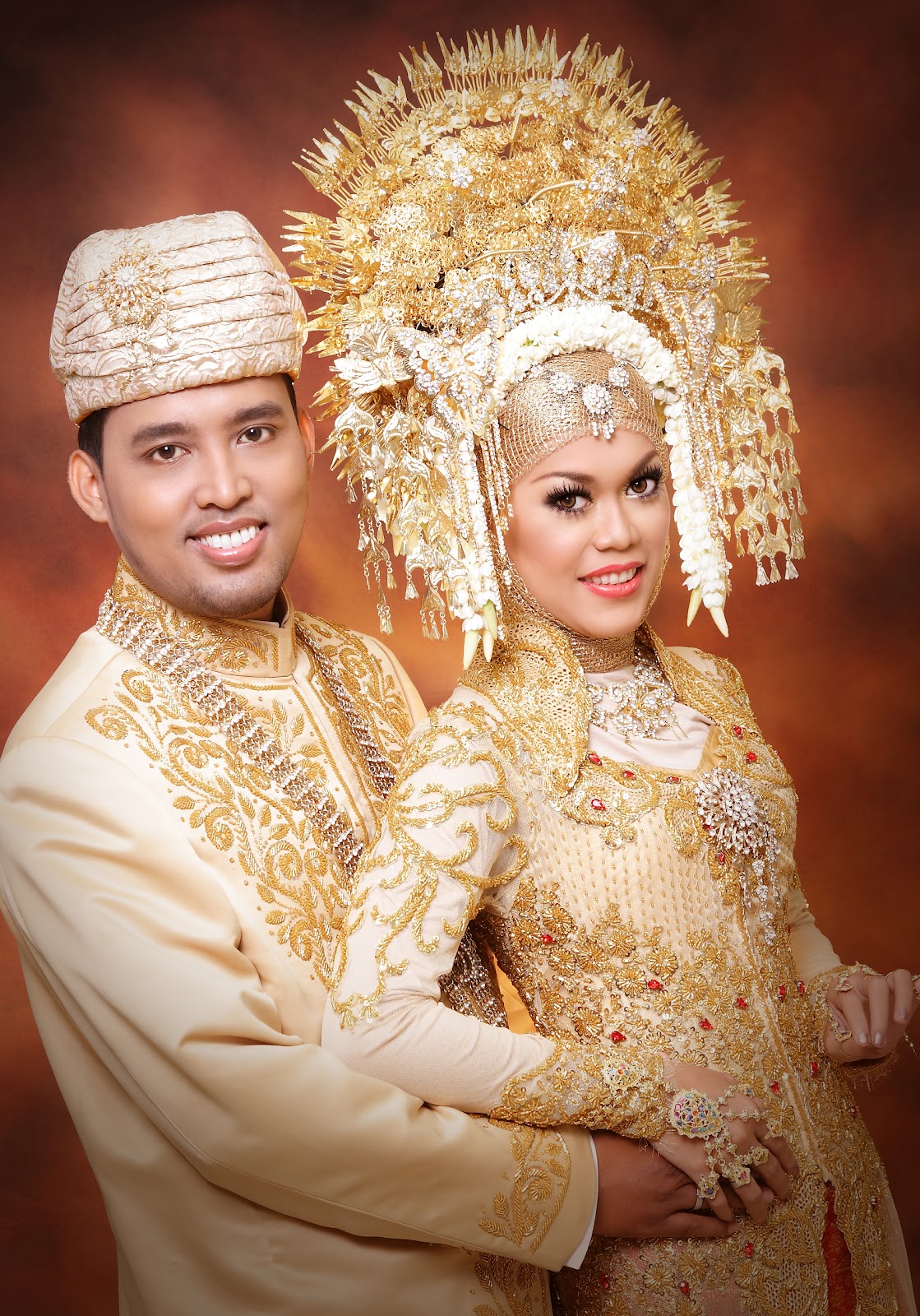 Tata rias pengantin Adat Minang Tata Rias Wajah Pengantin Tata rias pengantin Adat Minang Tata Rias Wajah Pengantin