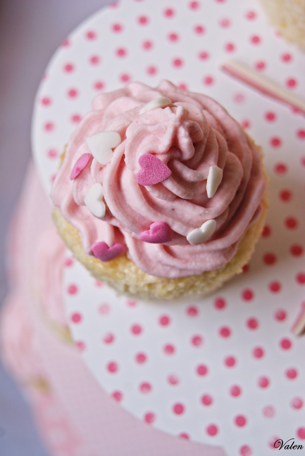 Valentina en la cocina: Angel Food Cupcakes