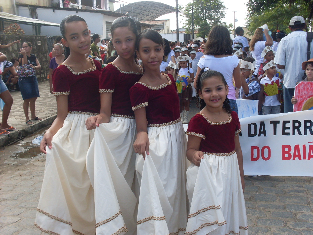 DESFILE CÍVICO: HOMENAGEM AO REI DO BAIÃO LUIS GONZAGA ~ EMEF CELSO ...