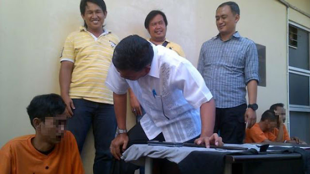 http://www.bidikkabar.com/2016/10/nyaris-bacok-polisi-seorang-begal-di.html http://www.bidikkabar.com/2016/10/nyaris-bacok-polisi-seorang-begal-di.html