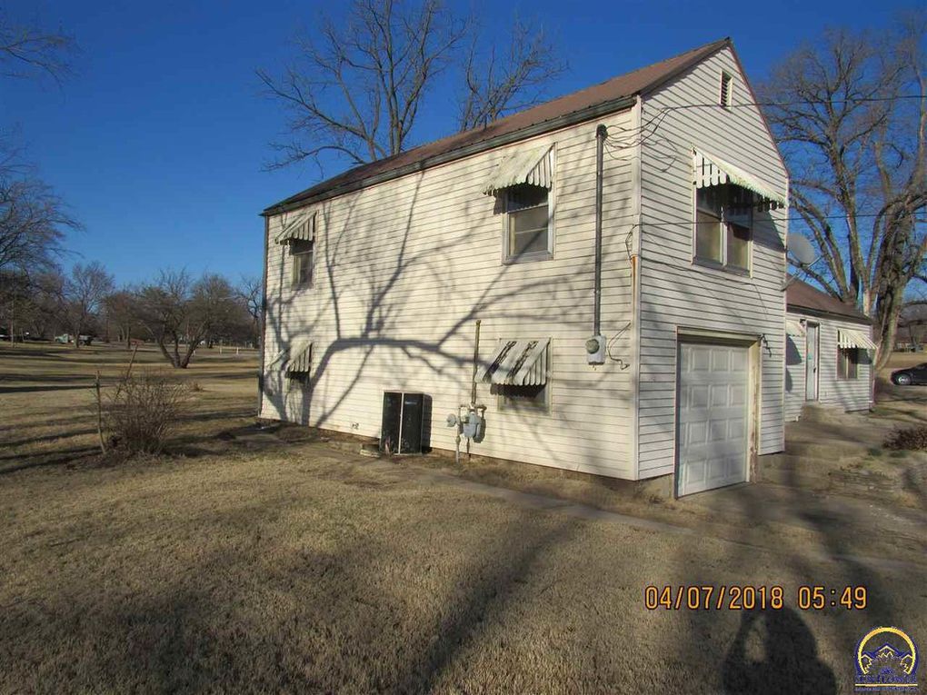 Brandy Sells Kansas Home for Sale 323 E 7th St. Lyndon, KS 66451