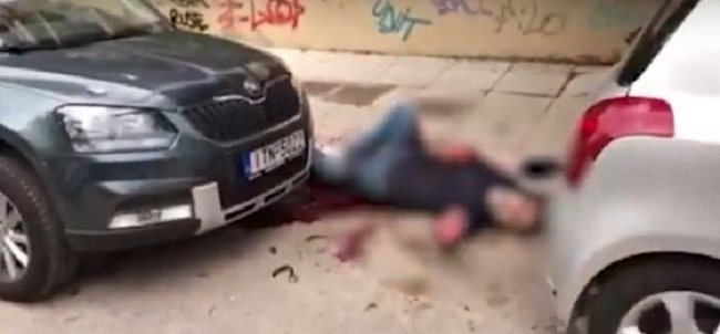 Υπέκυψε στα τραύματά του ο άνδρας που γάζωσαν με καλάσνικοφ στο Π. Φάληρο Υπέκυψε στα τραύματά του ο άνδρας που γάζωσαν με καλάσνικοφ στο Π. Φάληρο