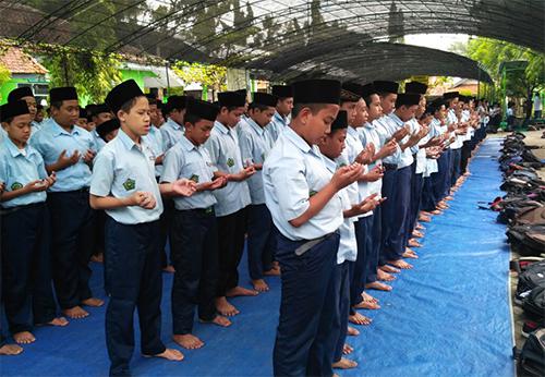 Gambar Doa Qunut Hukum Doa Qunut Subuh Nazilah Imam Pendek Wajib Atau Sunnah