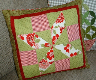 http://www.craftsy.com/pattern/quilting/home-decor/shooting-star-cushion-pillow-top/65112