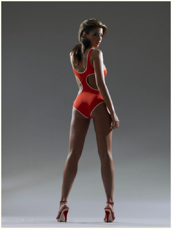 Very Hot Ass: Gemma Arterton bikinin ass