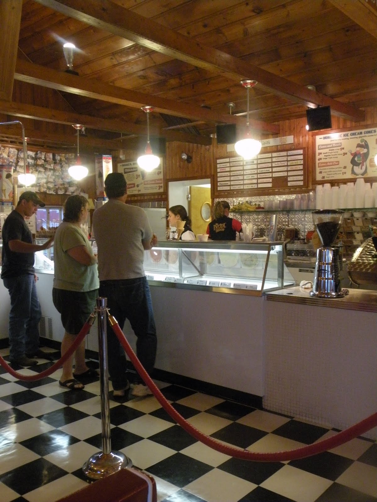 Evans Eats Lehigh Valley & Beyond Ice Cream Month 4 The Inside Scoop