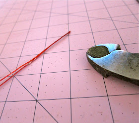 Saleena: DIY: Valentine Light Bulb