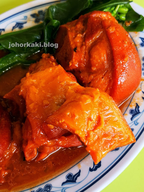 Traditional Food in Chinatown Complex. Red Fermented Bean Curd Pork Trotter 南乳燜豬手 Chinatown-Complex-Red-Fermented-Bean-Curd-Pork-Trotter-南乳燜豬手