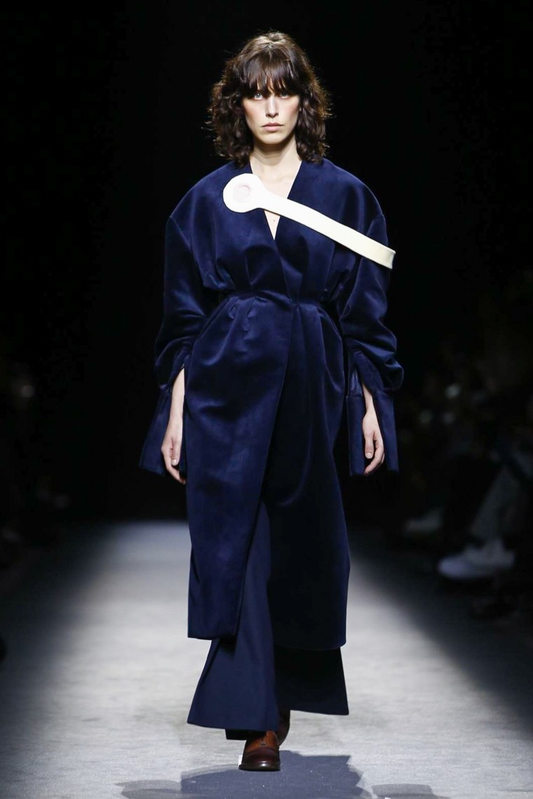 Jacquemus Fall/Winter 2016-2017 RTW PFW jacquemus-fall-winter-2016-2017-collection-paris-fashion-week, , jacquemus-fall-winter-2016-2017, jacquemus-fall-winter-2016, jacquemus-fall-winter-2017, jacquemus-fall-2016-2017, jacquemus-fall-2016, jacquemus-fall-2017, du-dessin-aux-podiums, dudessinauxpodiums