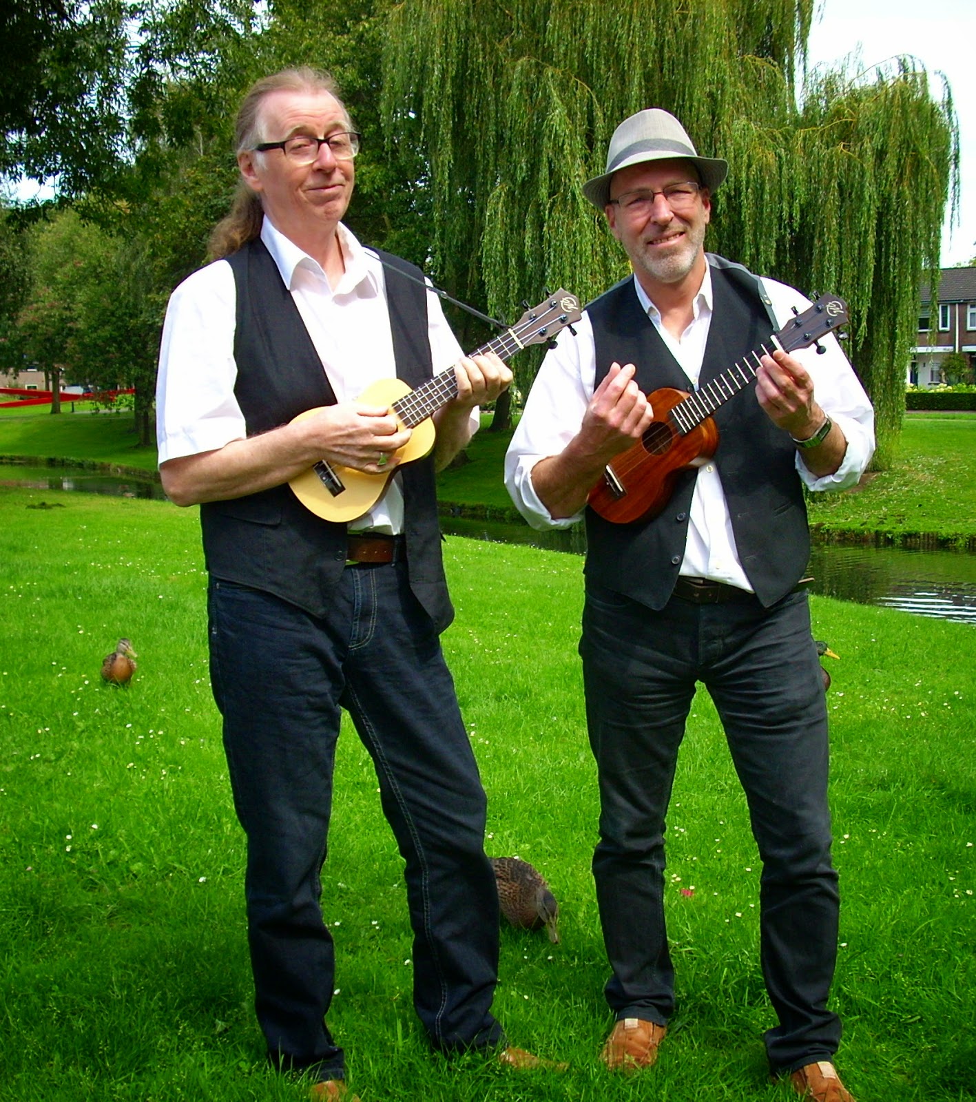Ukulele Duo The D'Ukes