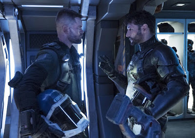 Wes Chatham and Cas Anvar in The Expanse Season 3