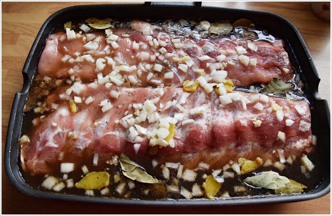 Knochenjob, der sich lohnt und wenig kostet: butterzarte Rippchen mit ...