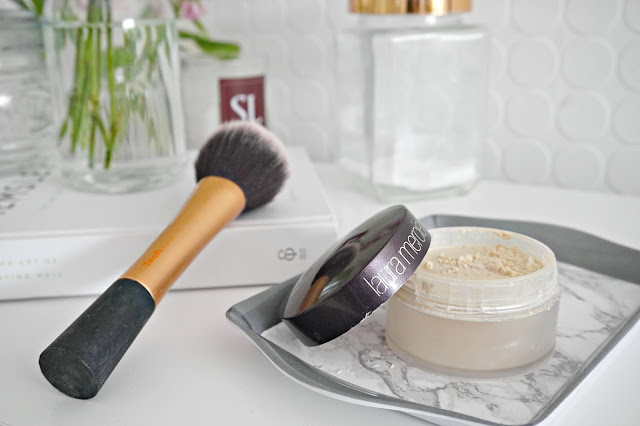 LAURA MERCIER LOOSE SETTING POWDER  REVIEW £29 AVAILABLE AT SPACE NK AND FEEL UNIWUE