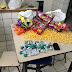 Mulher é presa ao tentar levar droga dentro de salgadinhos para o filho no Complexo Policial de Irecê-BA.