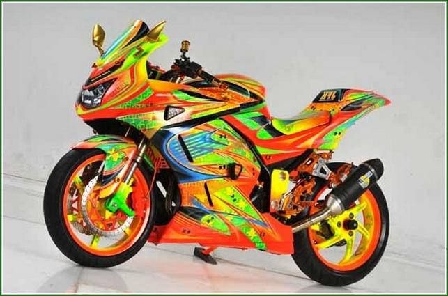Modifikasi Full Airbrush Kuning - Contoh Gambar Dan Foto Konsep Desain Modifikasi Kawasaki Ninja 4 Tak 250cc Sporti Ala Moge Keren Banget Modifikasi Full Airbrush Kuning - Contoh Gambar Dan Foto Konsep Desain Modifikasi Kawasaki Ninja 4 Tak 250cc Sporti Ala Moge Keren Banget