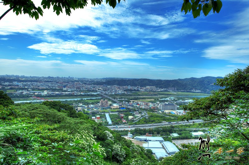 鳶山村吅品饕友庭園餐廳|鳶山覽勝亭