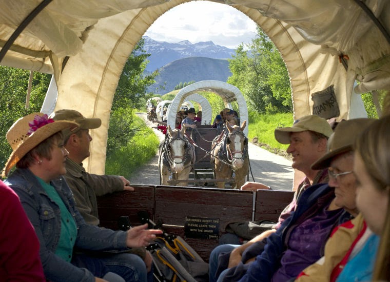 utante Covered Wagon RideCookout Adventure