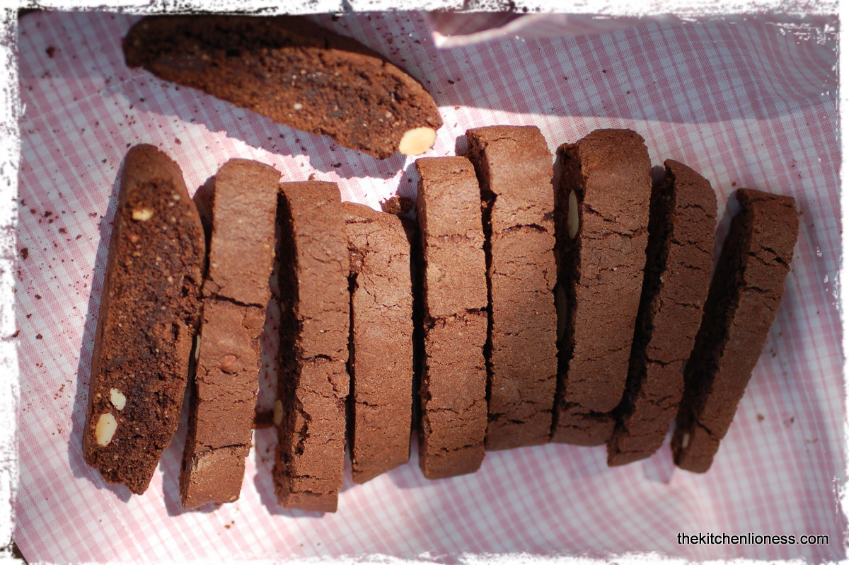 The Kitchen Lioness: Chocolate Almond Biscotti - Schokoladen Mandel ...