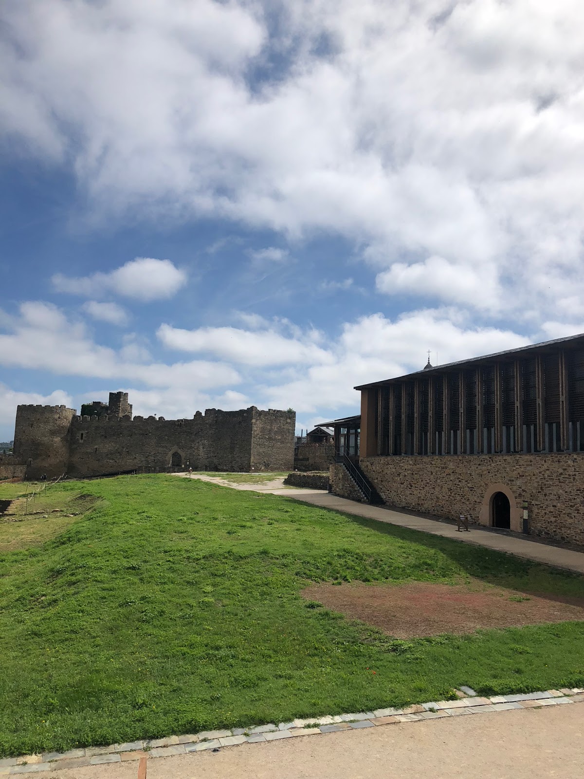 Castelo dos Templários em Ponferrada e Centro Histórico de Leon