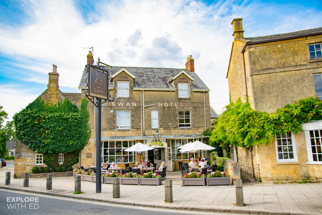 Swan Hotel in Broadway