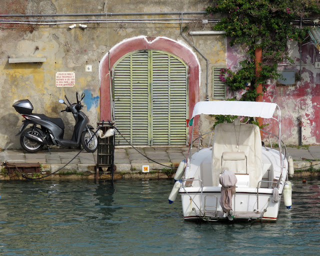 Scooter and boat, Scali del Pontino, Livorno