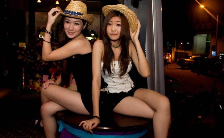 Kenapa Pria Thailand Banyak Memiliki istri Muda ? Kenapa Pria Thailand Banyak Memiliki istri Muda ?