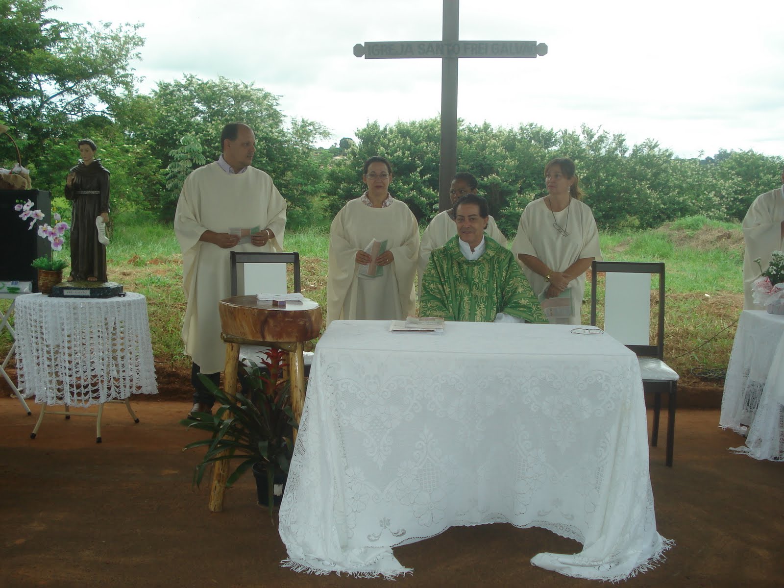 Igreja São Francisco de Assis e Santa Clara Futura Capela São Frei Galvão Igreja São Francisco de Assis e Santa Clara Futura Capela São Frei Galvão
