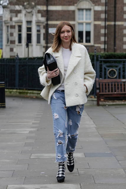 Zapatos de tacón con calcetines street style Zapatos de tacón con calcetines street style