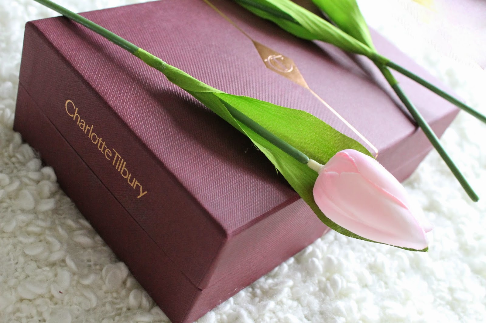 Product Review: Charlotte Tilbury The Ingénue Look Gift Box Charlotte Tilbury The Ingenue Look Box