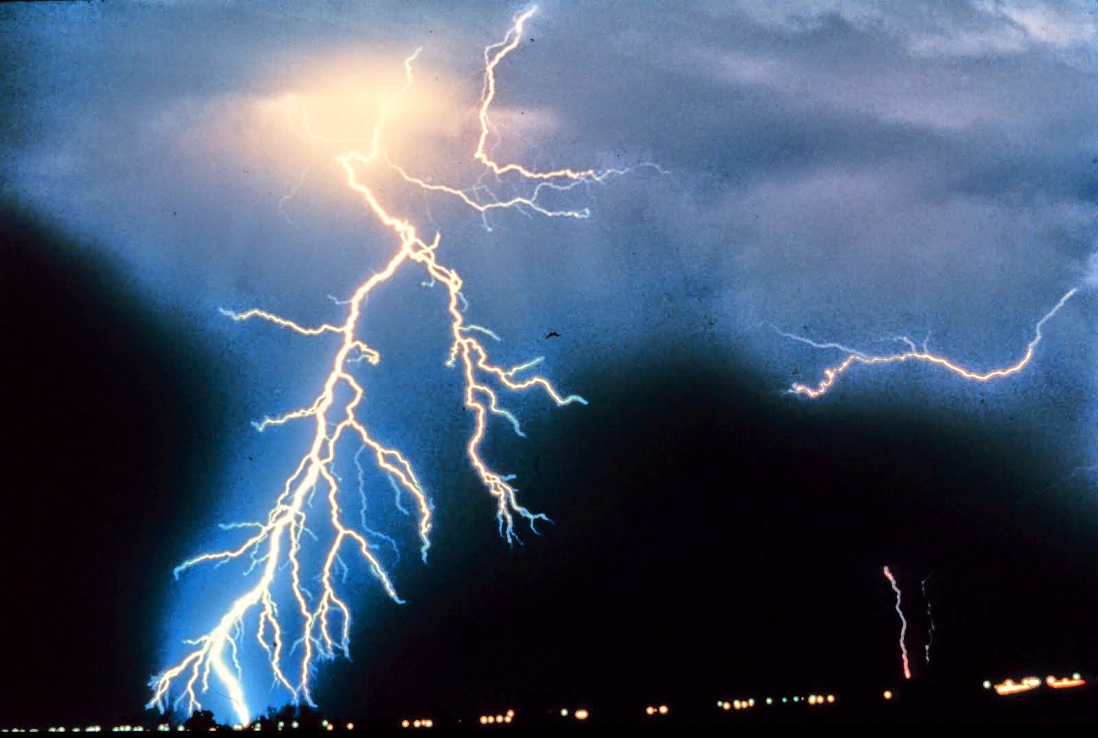 onweer%2B%25282%2529.jpg