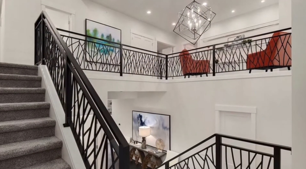 32 Interior Design Photos vs. 2629 108th Ave NE, Bellevue, WA Luxury Home Tour