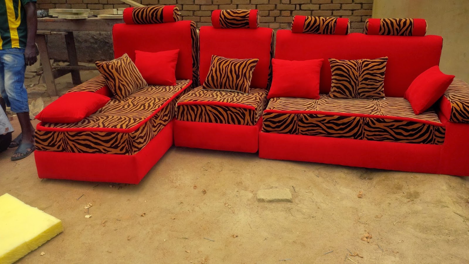 AFRICA SANAA GROUP sofa za kisasa ambazo ni kazi ya kundi hili